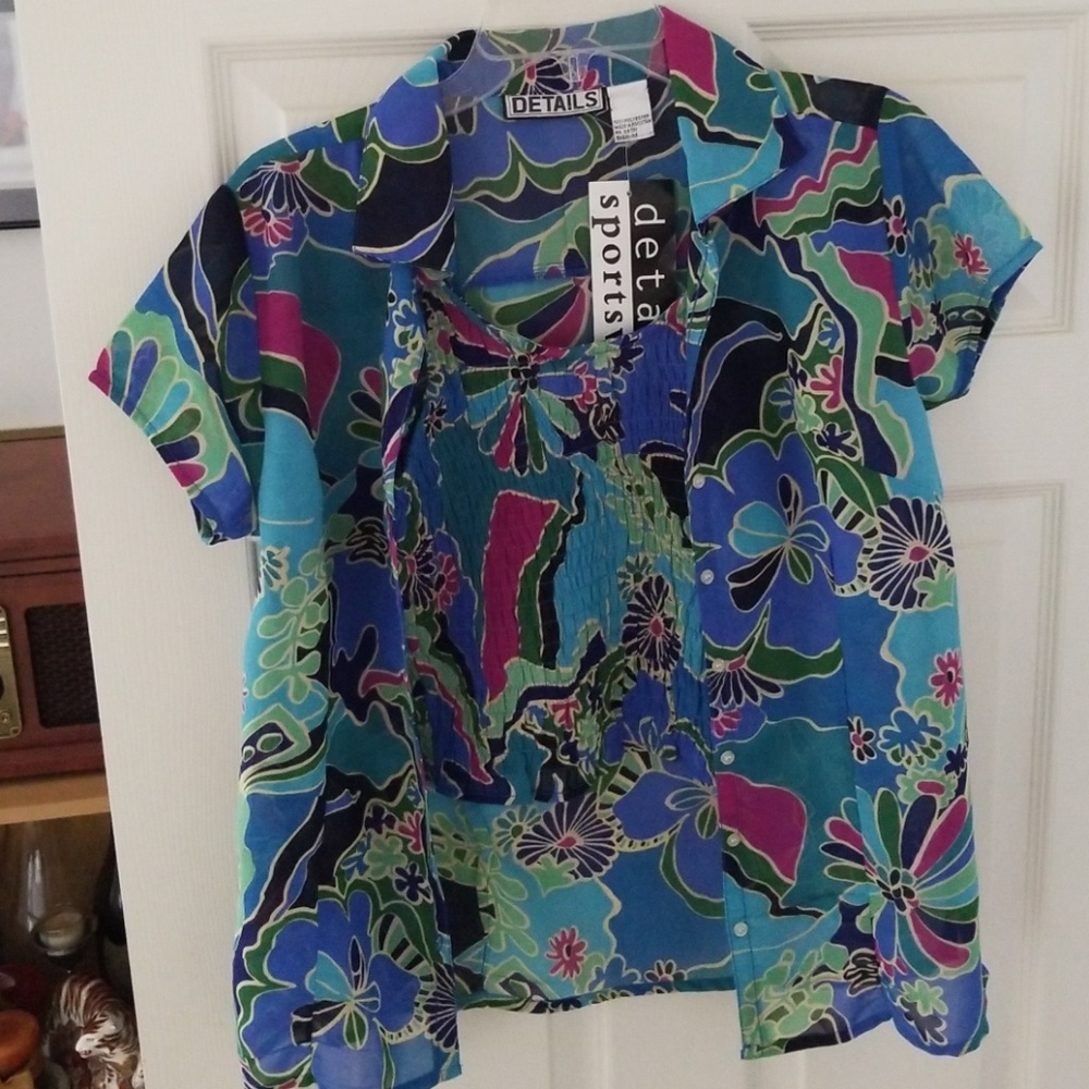 Adorable 2 piece sheer shirt